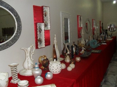 Kovancılar'da Elde Açan Çiçekler Projesiyle Yapılan El Sanatları Sergilendi