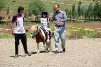 KALENDER - Engelli Polis Çocuklarına Atlı Terapi