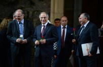 UĞUR IŞILAK - Eski Bakan Ala Ve Ünlü Sanatçı Meclis'te Kayıtlarını Yaptırdı