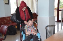 OMURGA EĞRİLİĞİ - Tedavisi İçin 'Sosyal Medya' Umut Oldu