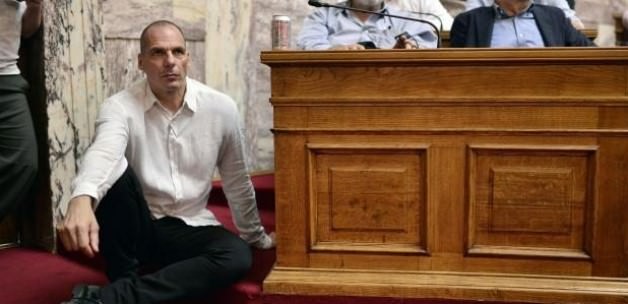 Yunan Maliye Bakanı'nın çaresiz halleri