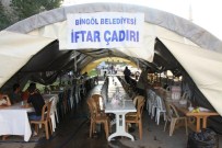 İFTAR ÇADIRI - Belediye 600 Kişilik Ramazan Çadırı Kurdu