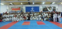 YAŞAR KESKIN - Büyükşehirli Karateciler Kuşak Sınavından Geçti