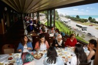 SAHİL YOLU - Dünyanın En Uzun Köfte Salonu Trabzon'da Hizmete Girdi