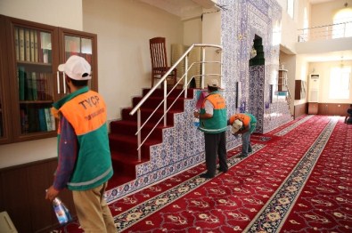 Karaköprü'de Camiler Ramazan'a Hazır