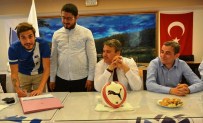 ADEM İPEK - Yunusemre Belediyespor, Futbolcuları İle Sözleşme İmzaladı