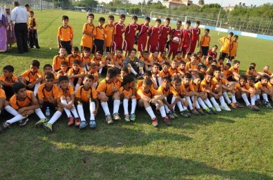 Yüreğir'de Yaz Futbol Okulu Başladı