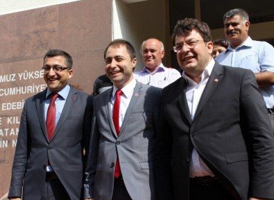 Çanakkale'de MHP Ve CHP'li Milletvekilleri Mazbatalarını Aldı