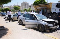 BEYLERBEYI - Gaziantep'te Otomobiller Kafa Kafaya Çarpıştı