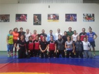 BAYHAN - Genç Kadın Güreş Milli Takımı'nın Yalova Kampı Sürüyor