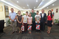 ANIL ÇELİK - Menderes'i Anlattılar Fotoğraf Makinesini Kaptılar