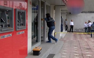 Sultangazi'de Silahlı Banka Soygunu