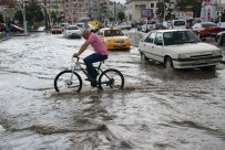 HAVA DURUMU - Tokat'ta Güneşli Hava Yerini Yağmura Bıraktı