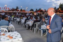 İFTAR ÇADIRLARI - Başkan Sekmen İlk Orucunu İftar Çadırında Vatandaşlarla Açtı