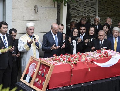 HDP Demirel'in cenaze törenine katılmadı