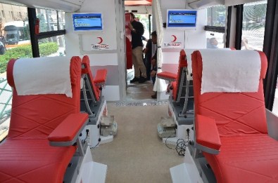 Kızılay Batı Anadolu Bölgesine Kan Toplama Otobüsü