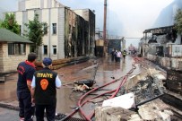 ALI PARTAL - Kocaeli'deki Fabrika Yangını Kontrol Altına Alındı