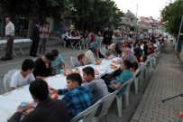 TUZLA BELEDİYESİ - Tuzlalı Vatandaşlar Dev Sokak İftarında Buluştu