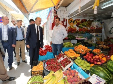 Bakan Işık Esnafı Dinledi