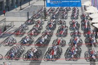 SÜRÜŞ KEYFİ - Başarılı Öğrencilerin Karne Hediyesi Başkan Bozbey'den