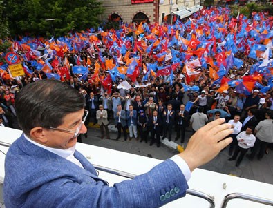 Başbakan Davutoğlu: Koalisyon rüyasında 3 parti var