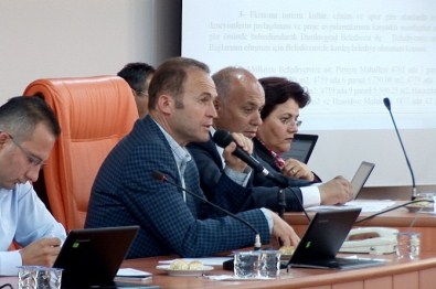 Karaman Milletvekili Akgün, Belediye Meclis Üyeleri İle Vedalaştı