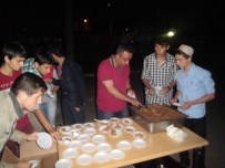 BERAT KANDILI - Kargı'da Öğrenciler Kandilde Helva Dağıttı