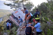 Karpuz Yüklü Kamyonet Şarampole Devrildi Açıklaması 1 Ölü, 2 Yaralı