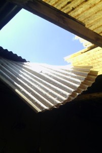 Kayseri'de Çatıdan Düşen Kişi Ağır Yaralandı