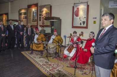 Moğolistan Milli Müzesi Türk Eserleri Teşhir Salonu Ve İdari Bölümü Hizmete Açıldı