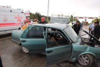 KUĞULU PARK - Otomobil İle Kamyonet Çarpıştı Açıklaması 1 Yaralı