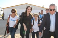 Angelina Jolie Mülteci Kampında