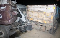 Elazığ'da Minibüs İle Traktör Çarpıştı Açıklaması 4 Yaralı