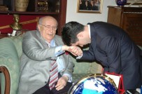 TÜRK GENÇLİĞİ - Türk Gençliği 9.Cumhurbaşkanı Süleyman Demirel'i Toprağa Verilirken Yalnız Bırakmadı