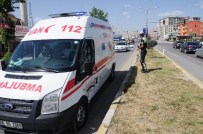 MİNİBÜS ŞOFÖRÜ - Van'da 1 Saat İçerisinde 4 Ayrı Trafik Kazası Meydana Geldi