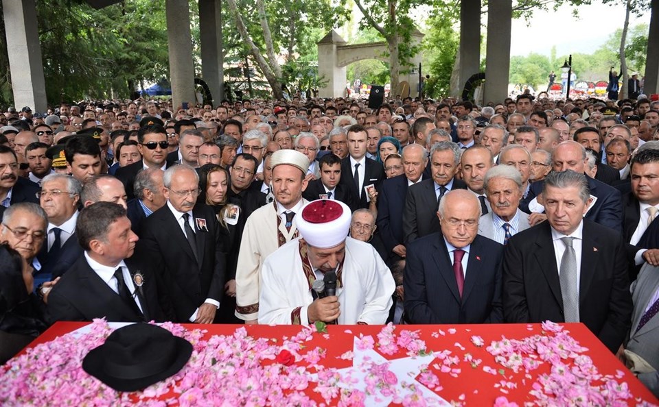 Süleyman Demirel son yolculuğuna uğurlandı