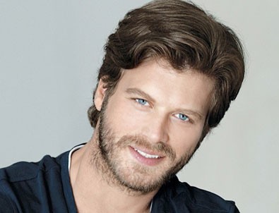 Kıvanç Tatlıtuğ evlendi mi?