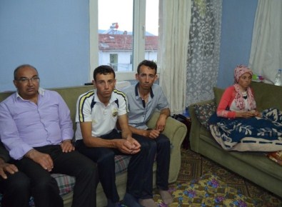 Sezer'den Coşkun Ailesine Taziye Ziyareti