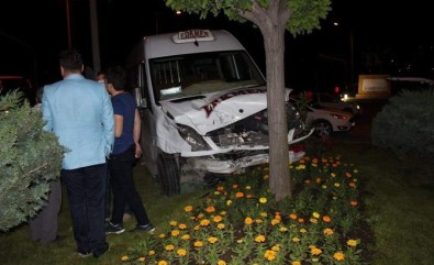 Afyonkarahisar'da Trafik Kazası Açıklaması 5 Yaralı