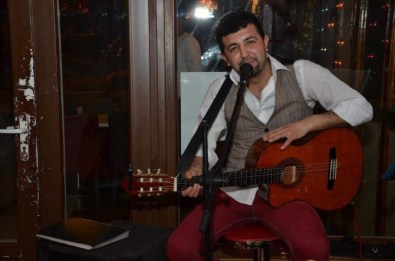 Balkondan Kanepe Atarken Düşerek Ölen Öğrenci Üniversiteyi Yasa Boğdu