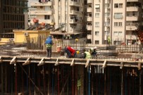 İNŞAAT İŞÇİLERİ - İnşaat İşçileri 'Ölümüne' Çalışıyor