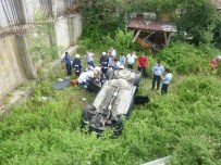 ÇENGELKÖY - Kontrolden Çıkan Otomobil Bahçeye Uçtu Açıklaması 4 Yaralı