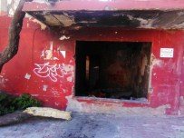 KANARYA MAHALLESİ - Metruk Binadan Cephanelik Çıktı