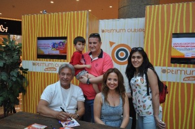 Neco Ve Kızı Ayşe Özyılmazel İle Babalar Günü Coşkusu