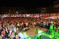 İKBAL GÜRPINAR - Ramazan Sokağı İkbal Gürpınar İle Doldu Taştı