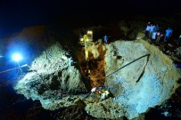 BEYOBASı - Su Kaçağına Gece Mesaisi