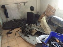 OTO HIRSIZLIK - Bağ Evinde Parçalanmış Otomobil Ve Sahte İçki Malzemesi Ele Geçirildi