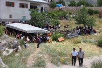 BABALAR GÜNÜ - Balkondan Düşerek Ölen Öğrenci Son Yolculuğuna Uğurlandı