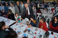 SOKAK İFTARI - Burhaniye'de Binlerce Komşu İftarda Biraraya Geldi