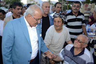 Büyükşehir Belediyesi Anamur'da İftar Yemeği Verdi